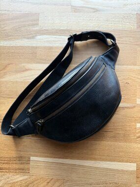 Kelly Moore Black Leather Sling Bag Crossbody Fanny Pack Camera Bag